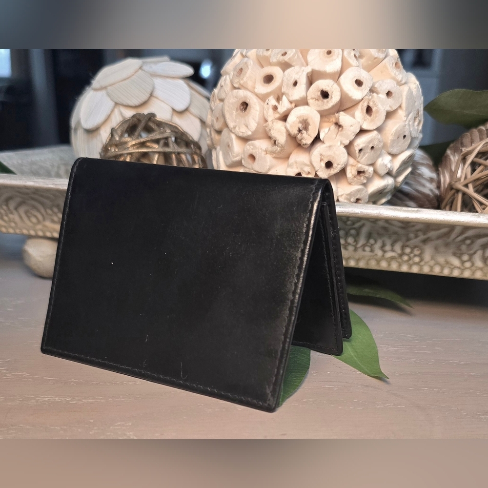 Anushka Unisex Black Leather  Bifold Wallet NWOT